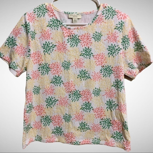 Appleseed’s PETITES Spring Celebration Top - Picture 1 of 7